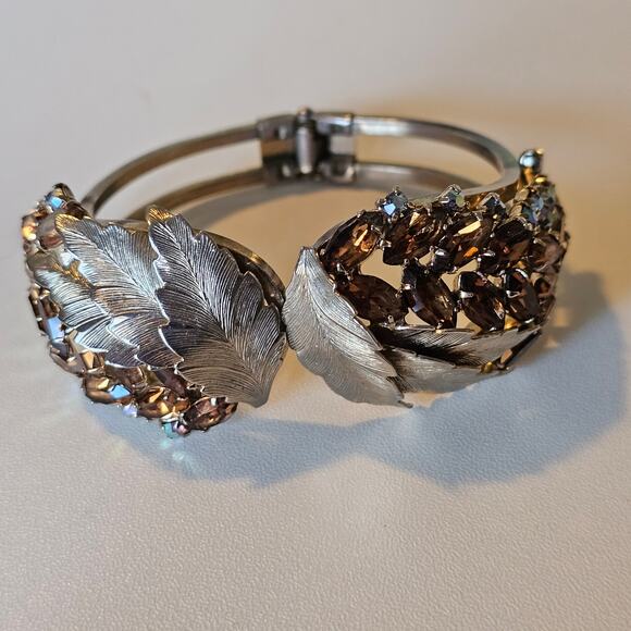Vintage Cola Rhinestone Clamper Leaf Bracelet with Matching Earrings - Picture 2 of 9